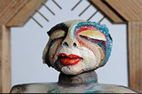 picture of a face sculpture