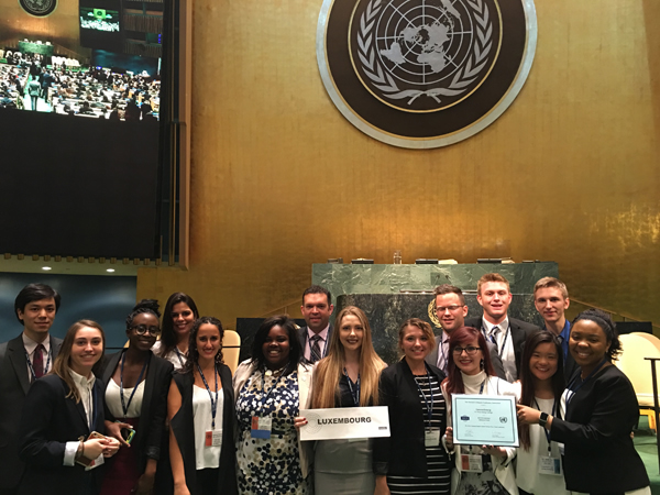 model UN 1 thumbnail